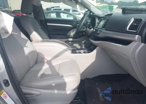 2016 Toyota Highlander Xle V6 z USA, uszkodzony, nr VIN 5TDKKRFHXGS140164